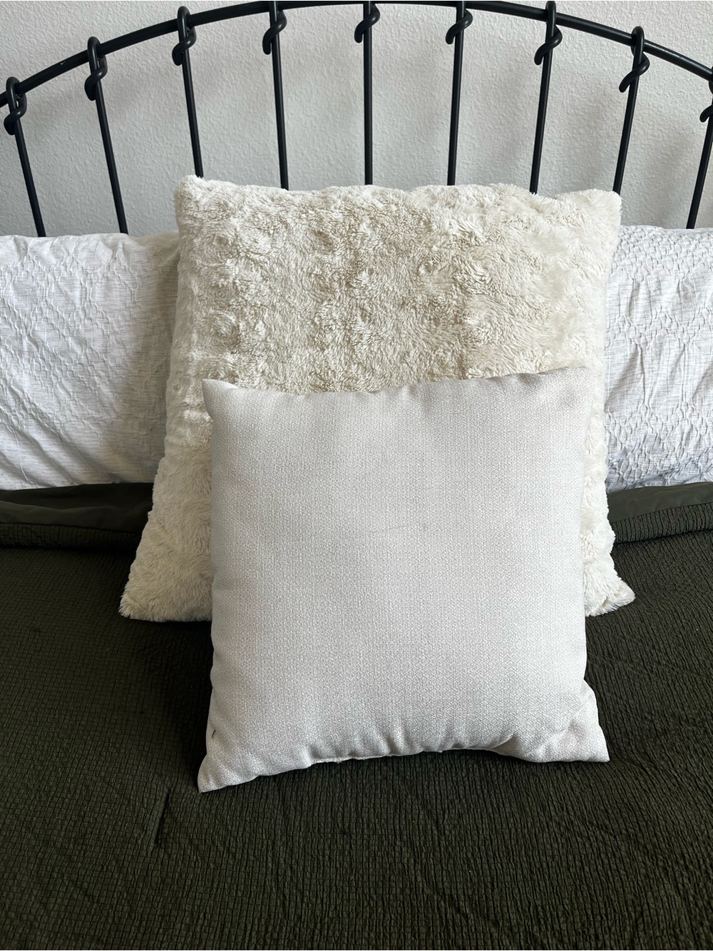 Throw pillows cream color furry